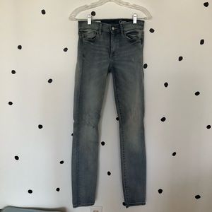Gap ripped skinny jeans- size 24